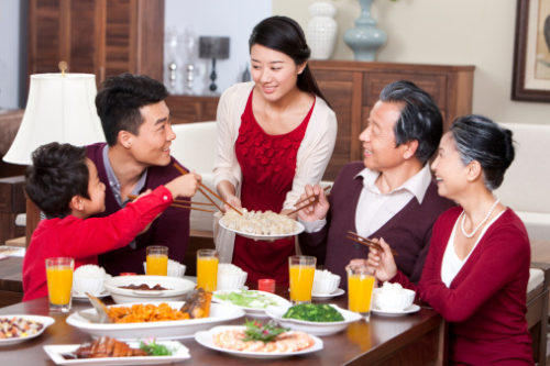 Hạnh phúc lớn khi cả gia đình cùng ăn tối - Tham vấn - Trị liệu tâm lý SHARE