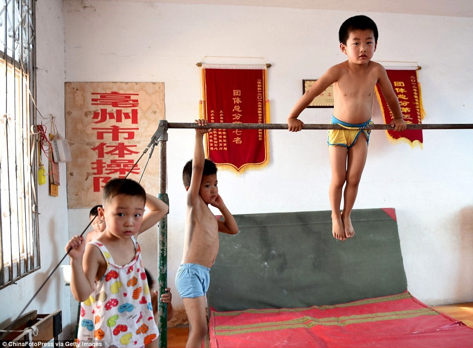 “Khủng hoảng stress” ở học sinh tiểu học Trung Quốc