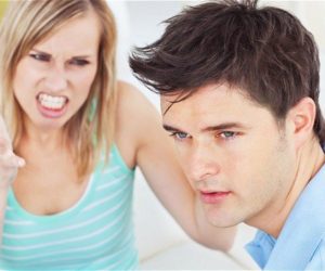 Tại sao đàn ông khó đọc cảm xúc hơn phụ nữ