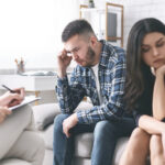 Làm sao để bạn vượt qua khủng hoảng tiền hôn nhân?